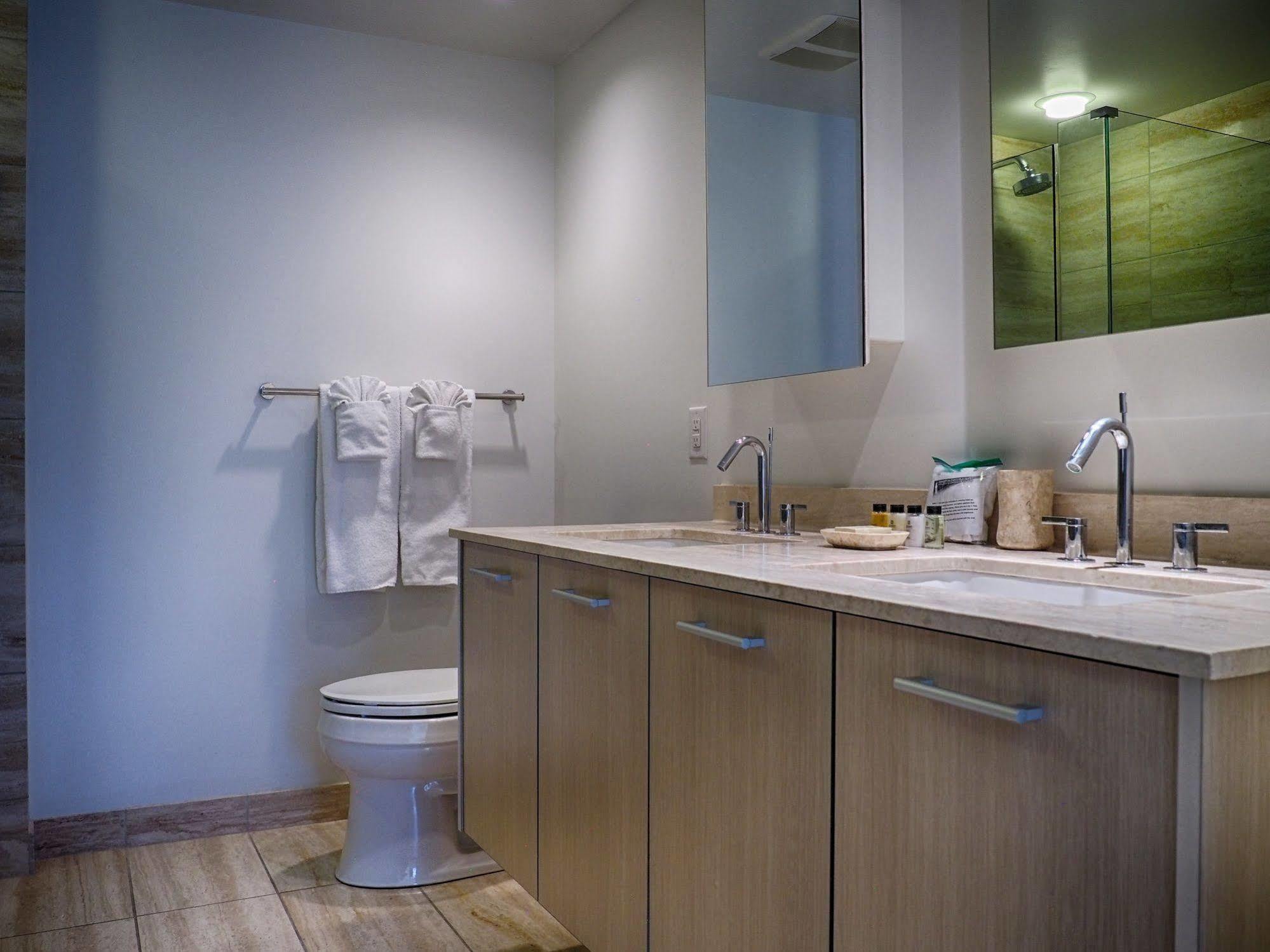 Princeton Executive Suites - Century Park 4*