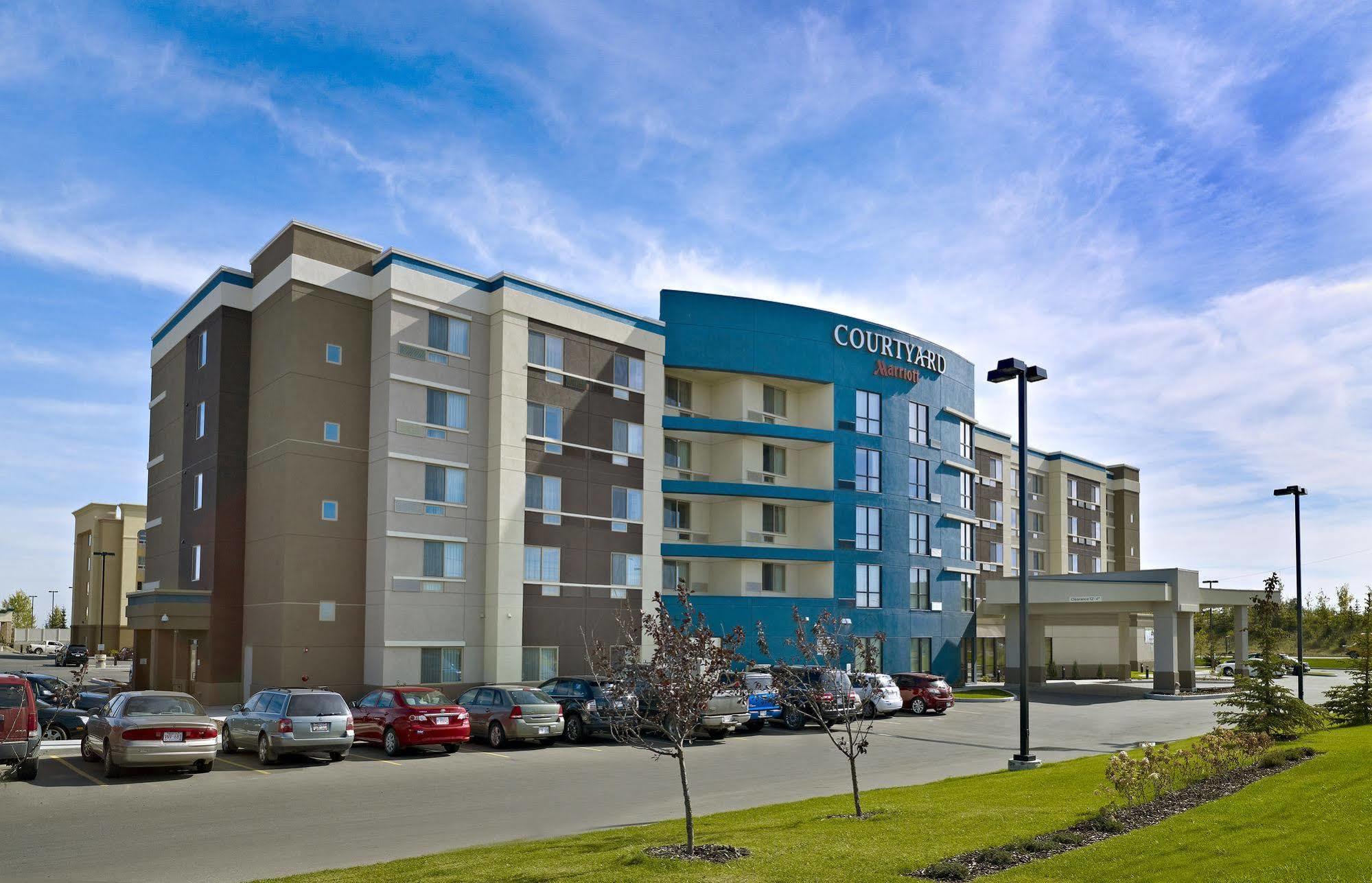 Courtyard By Marriott West Hotel 3*