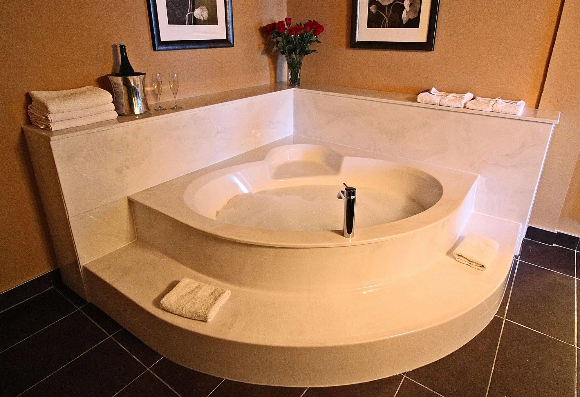 Hotel Century Casino & Hotel Edmonton 3*