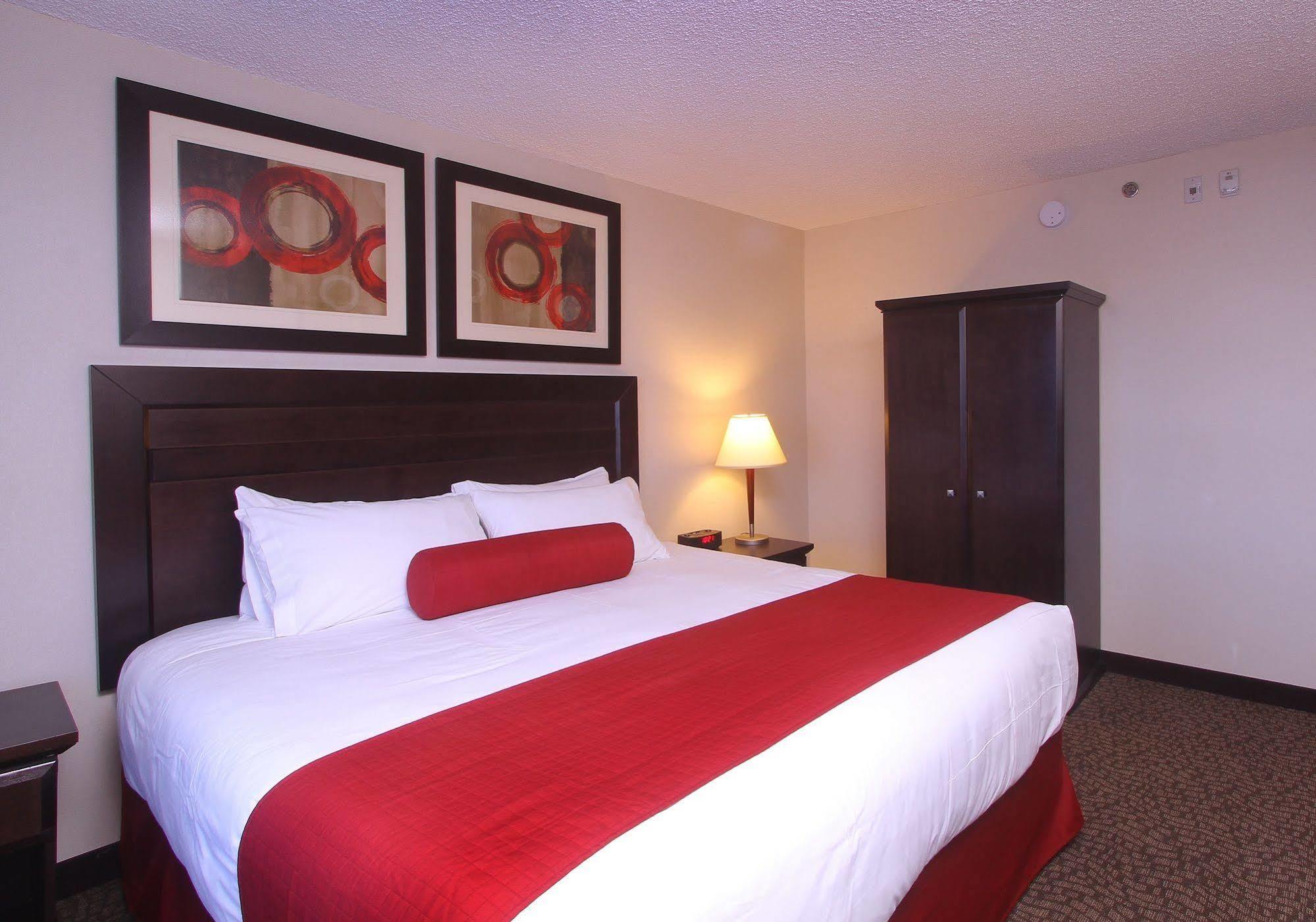 Hotel Century Casino & Hotel Edmonton 3*