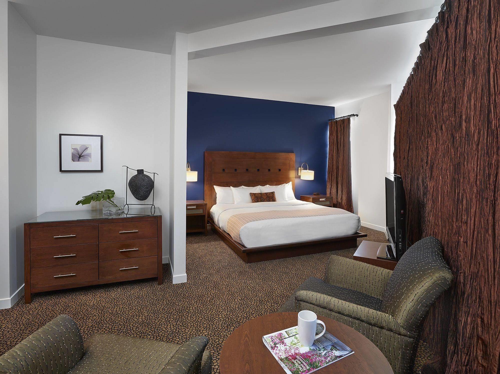 Metterra On Whyte Hotel 4*