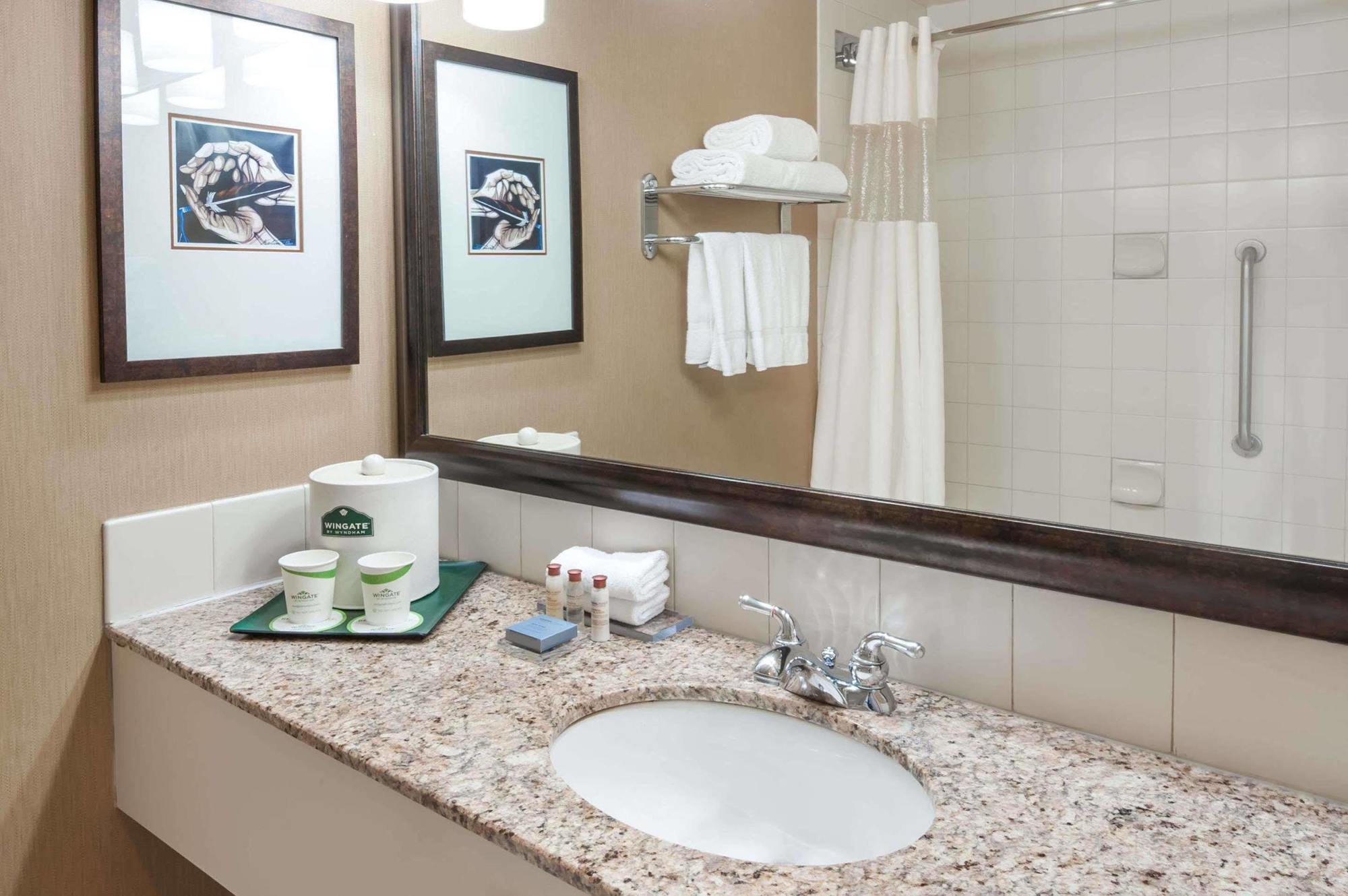 Wingate By Wyndham - West Hotel 3*