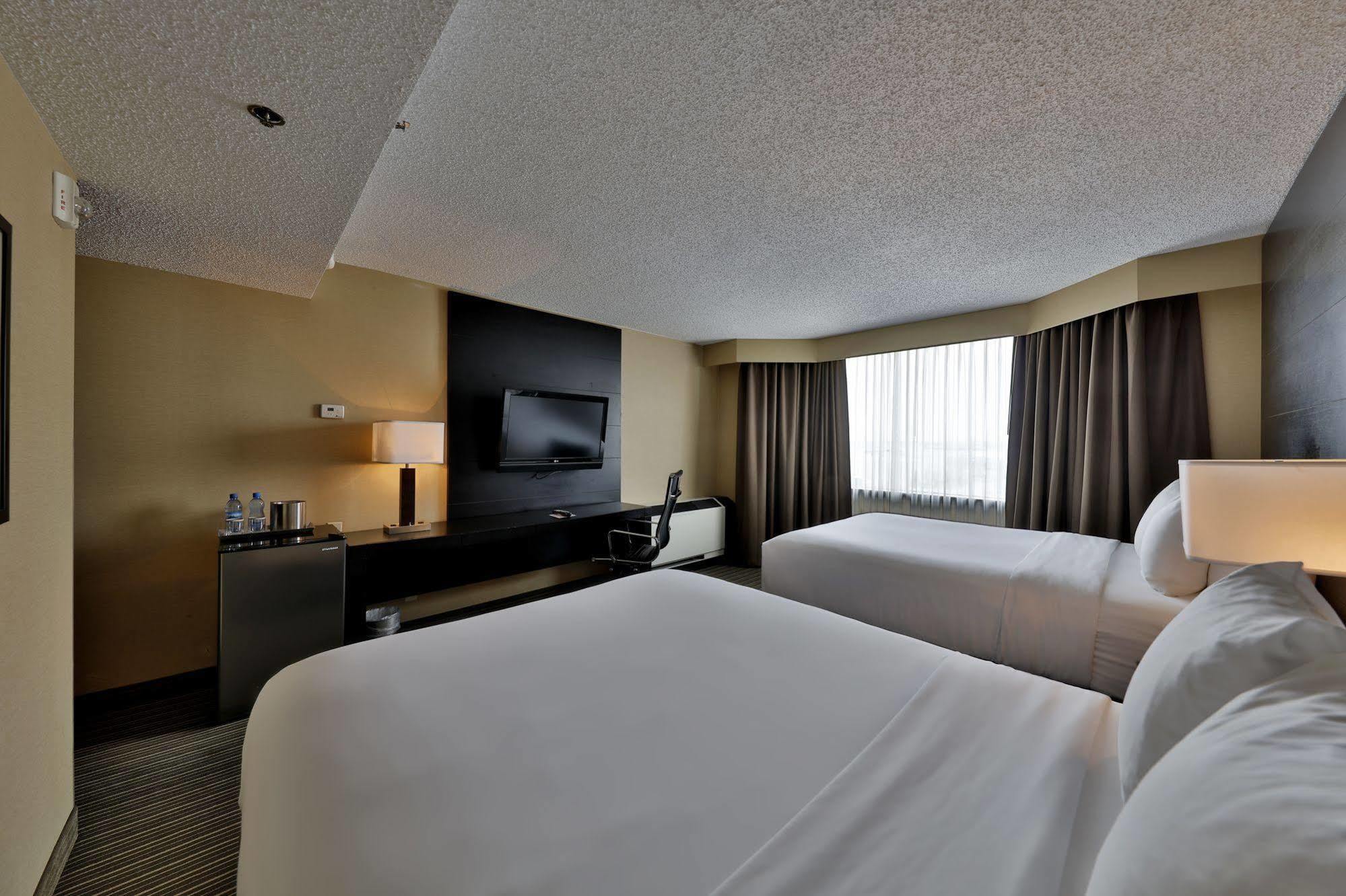 & Convention Center Hotel Edmonton