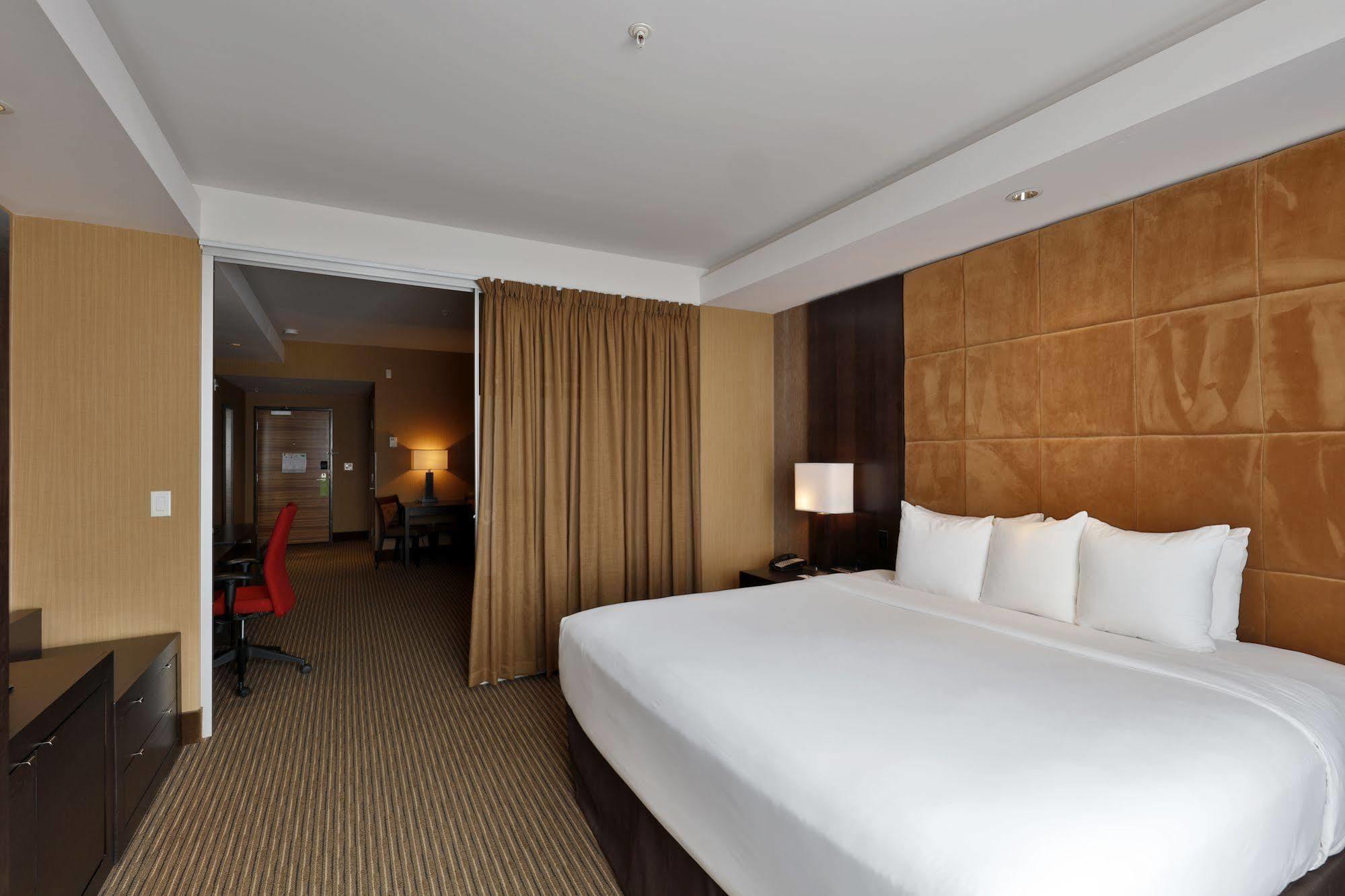& Convention Center Hotel 3*