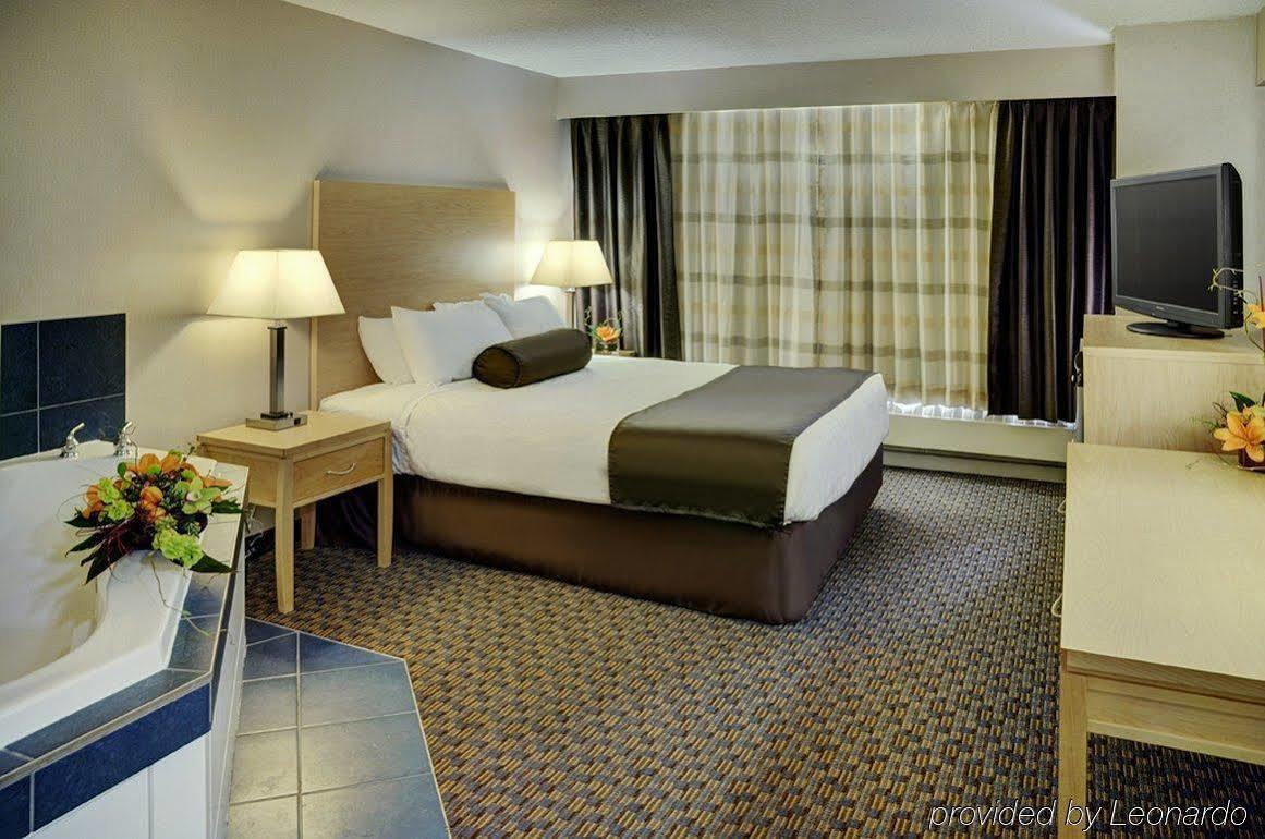 Western Cedar Park Hotel 3*