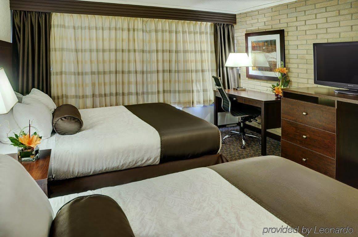 Western Cedar Park Hotel 3*