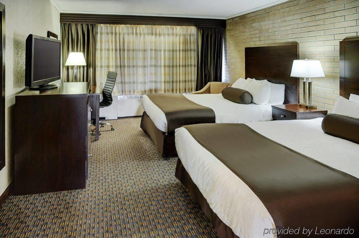Western Cedar Park Hotel 3*