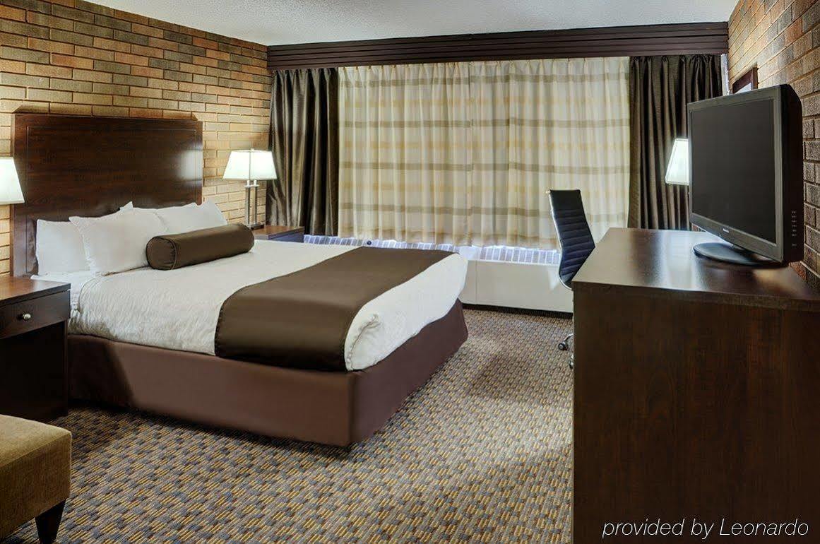 Western Cedar Park Hotel 3*
