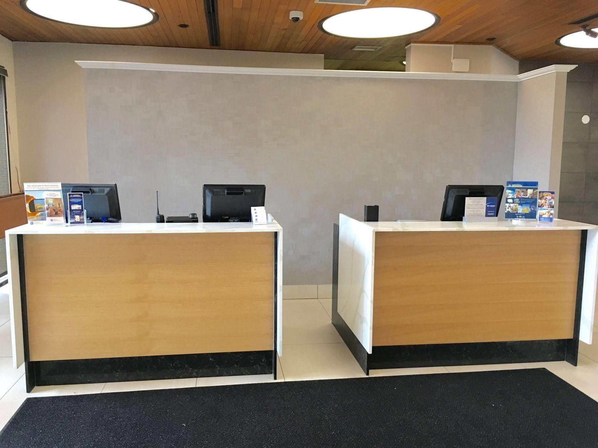 Western Cedar Park Hotel Edmonton
