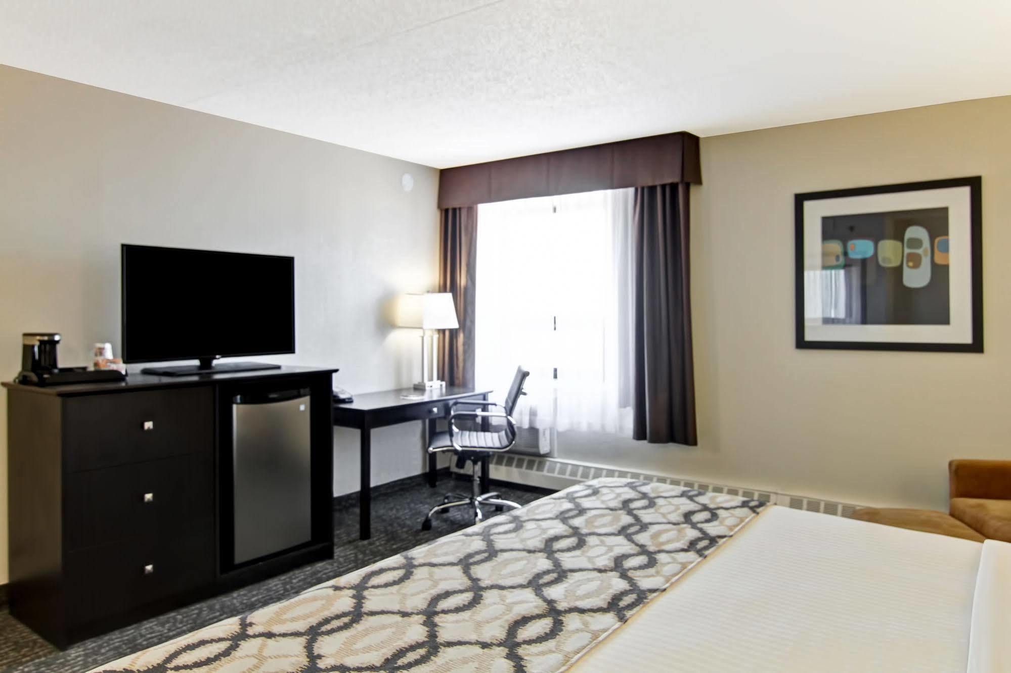 Western Cedar Park Hotel Edmonton