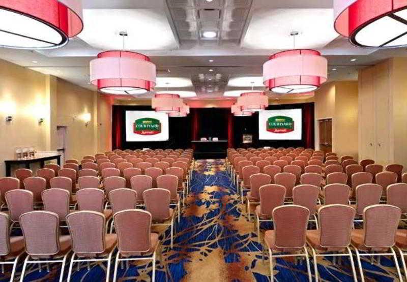 Courtyard By Marriott West Hotel Edmonton