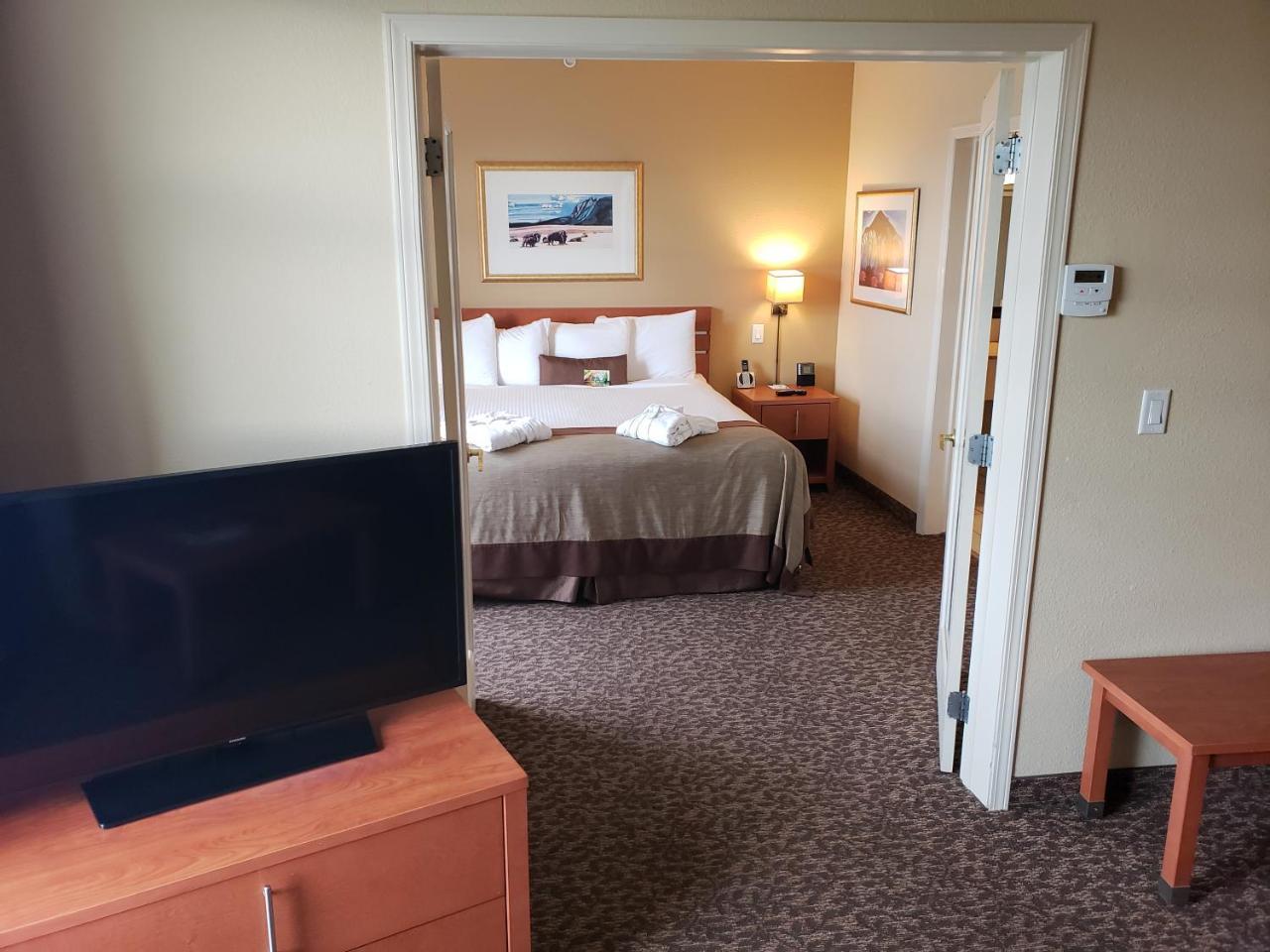 Wingate By Wyndham - West Hotel