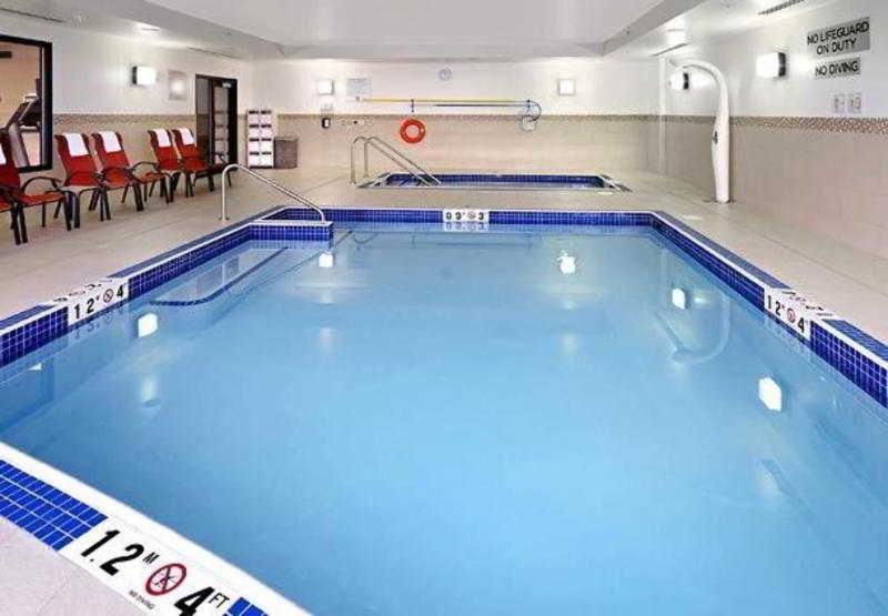 Courtyard By Marriott West Hotel