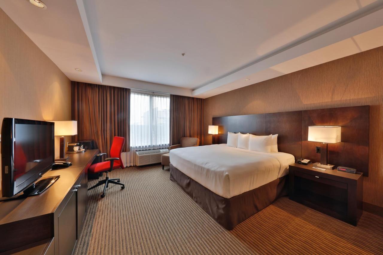 & Convention Center Hotel Edmonton
