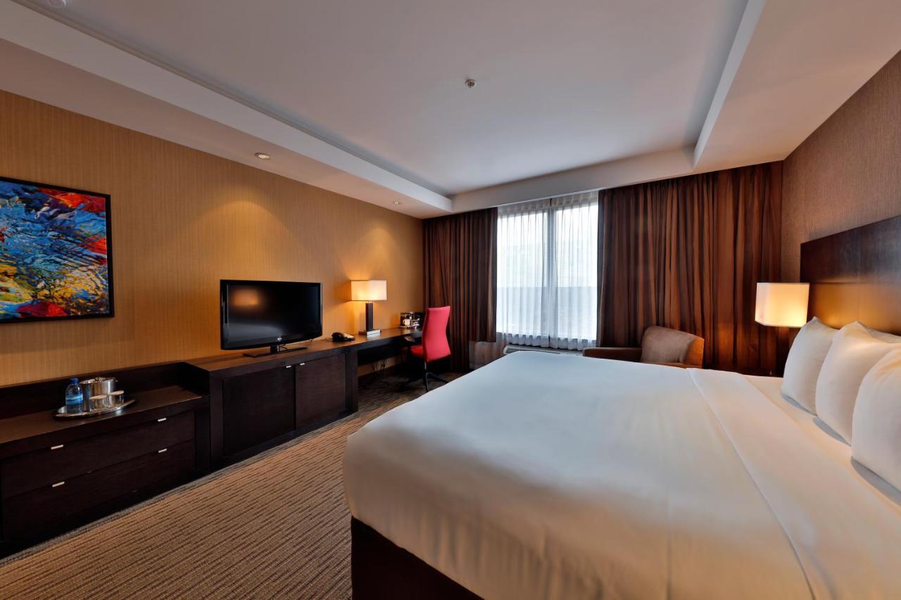 & Convention Center Hotel Edmonton