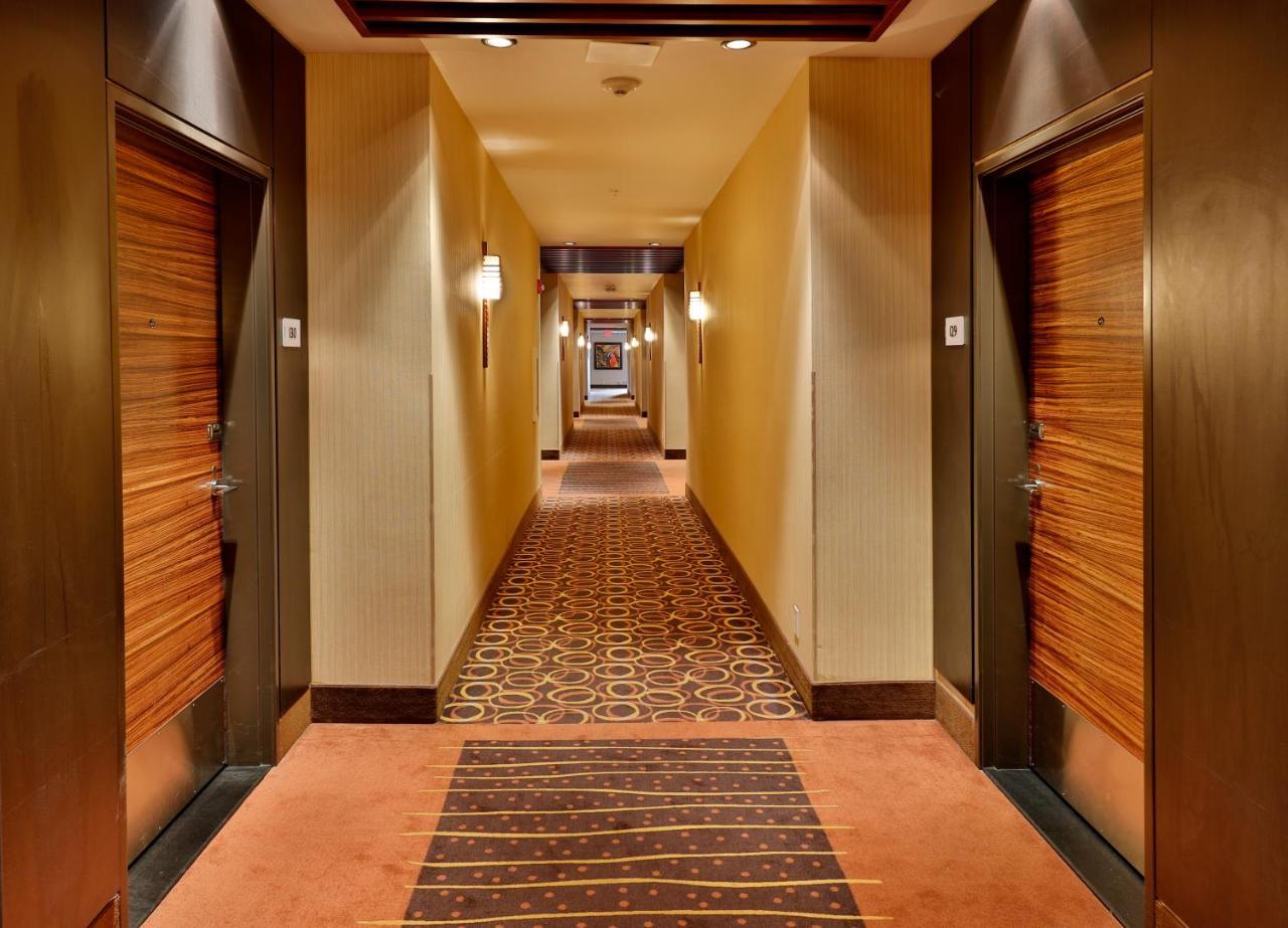 Hotel & Convention Center Edmonton