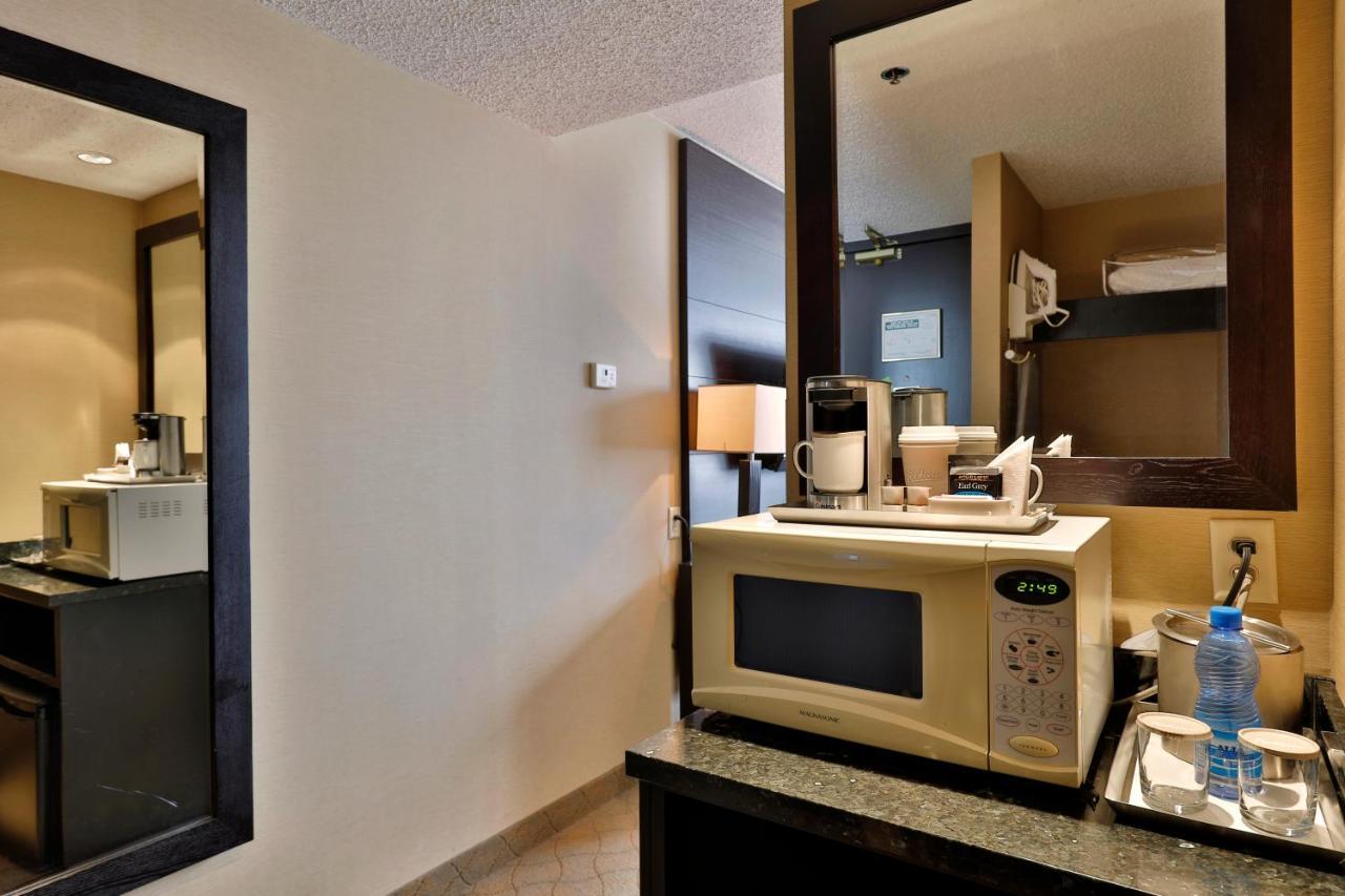 & Convention Center 3*