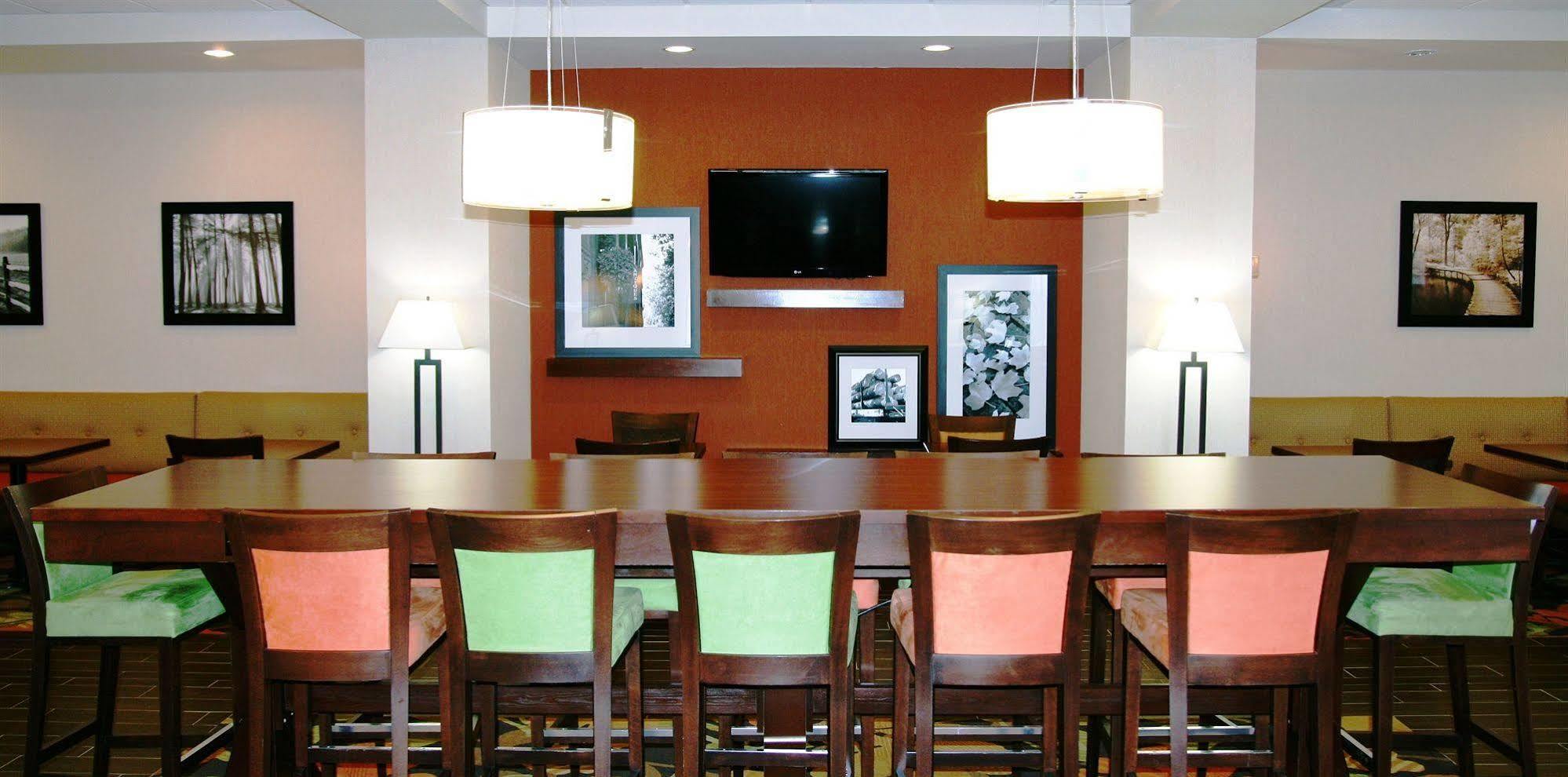 Hotel Hampton By Hilton South 3*