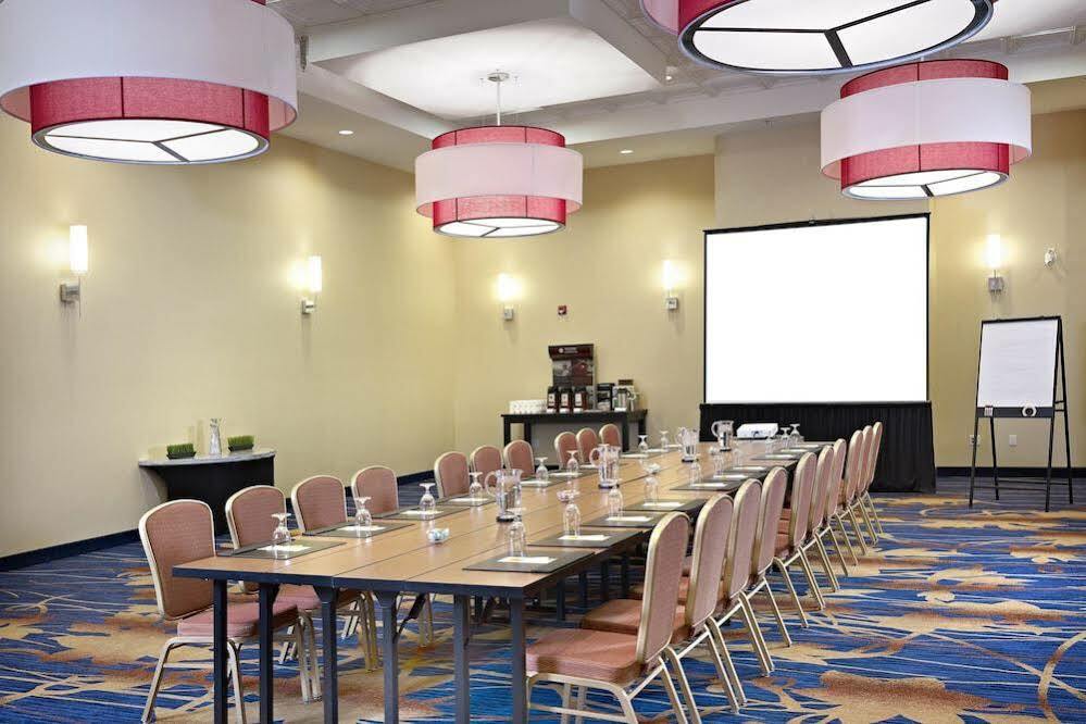 Courtyard By Marriott West Hotel 3*
