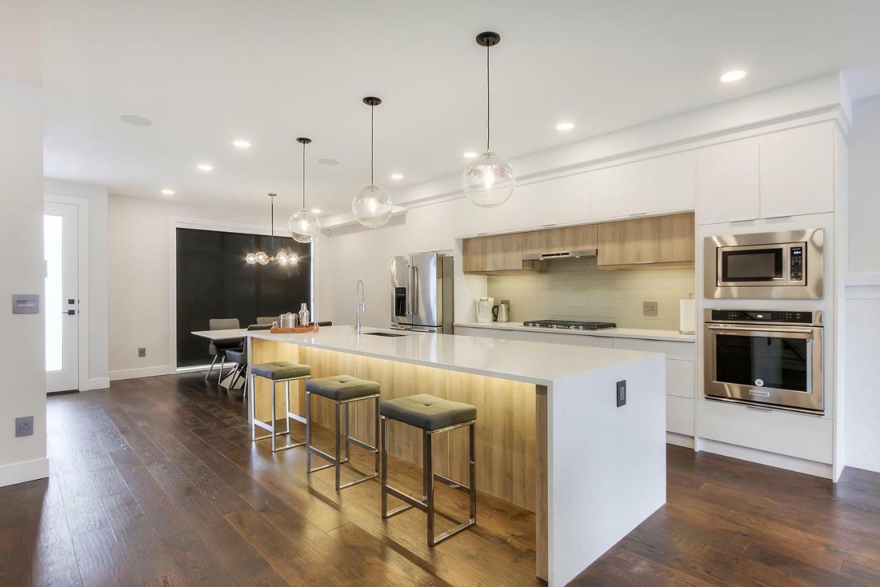 New Luxury Townhome Holiday home