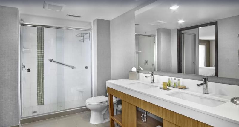 Doubletree By Hilton Downtown Edmonton