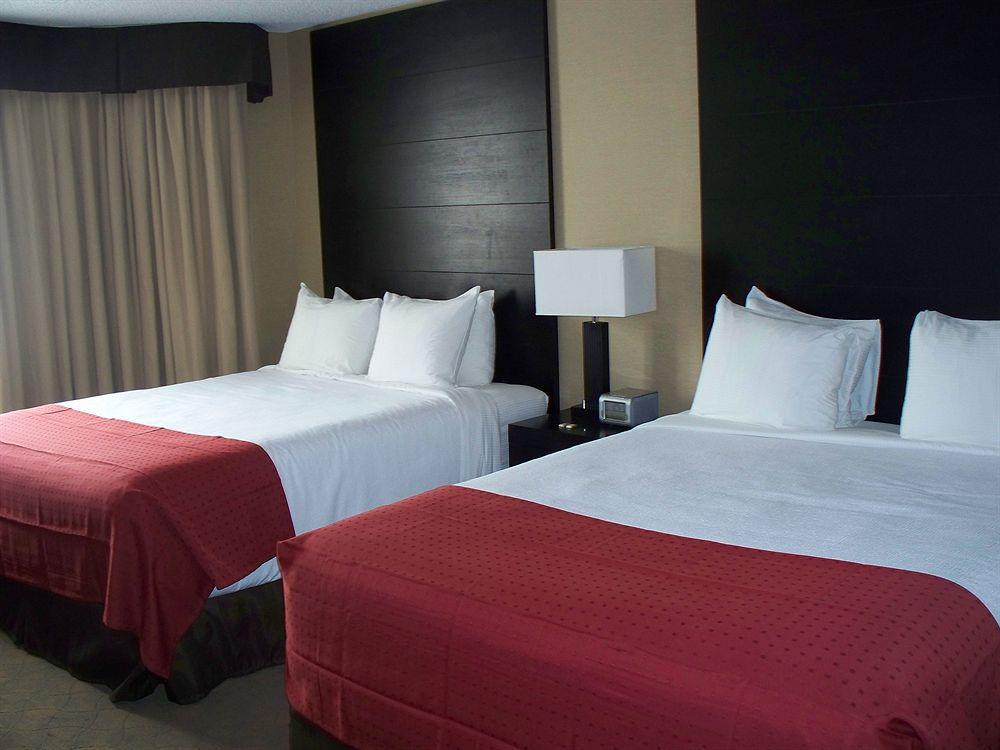 & Convention Center Hotel Edmonton