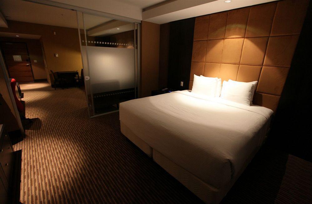 & Convention Center Hotel